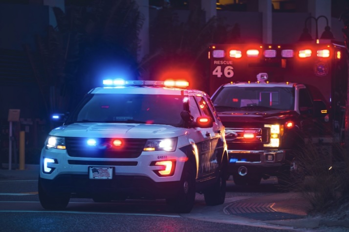 News: Police pursuit, crash in Etobicoke leaves 3 injured, including officer